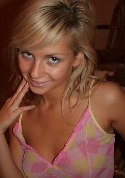 Я настоящий профессионал в своем деле и готова исполнить все твои фантазии. Я живу в Москве, и могу пригласить тебя к себе, где мы сможем насладиться друг другом в уютной обстановке. Предлагаю широкий спектр услуг: классический секс, оральный секс, анальный секс и многое другое. Фото, отзывы и подробную информацию о моих возможностях ты можешь найти на моей странице. Жду тебя, мой герой! 💋🔥 21713, 25 лет